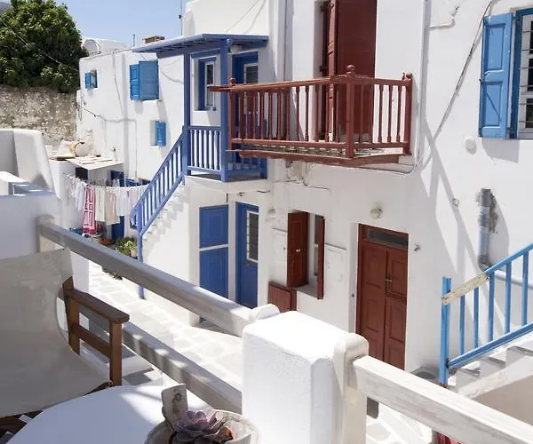 Konukevi Ioanna's House 3*